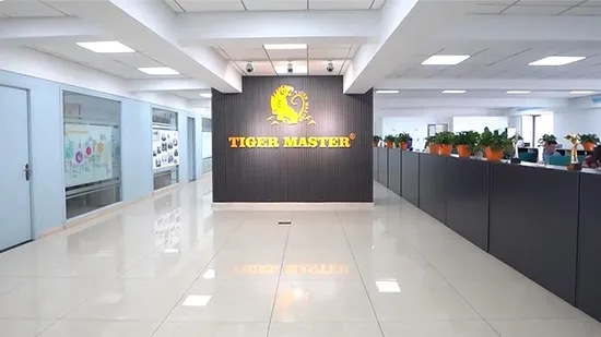 Safety Brand Low Price Non-Woven Disposable Medical Lab Coat